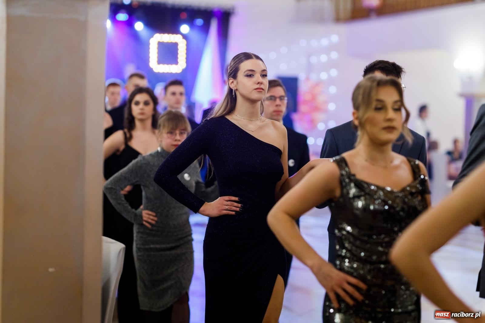 Zdjęcie w galerii na portalu naszraciborz.pl: Raciborski EKONOMIK bawi się na studniówce w Rogowie [FOTO i WIDEO] wiadomości z regionu