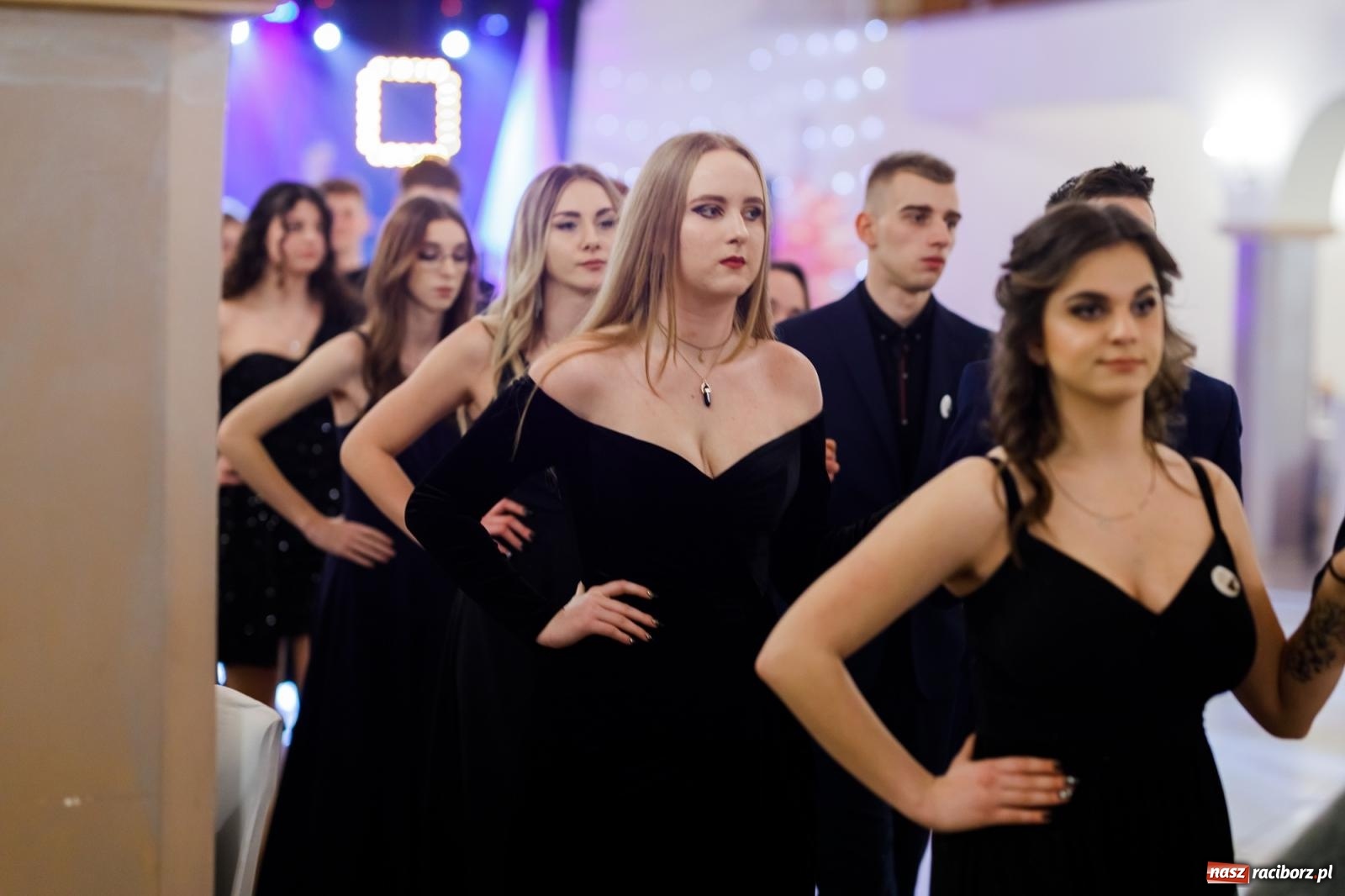 Zdjęcie w galerii na portalu naszraciborz.pl: Raciborski EKONOMIK bawi się na studniówce w Rogowie [FOTO i WIDEO] wiadomości z regionu