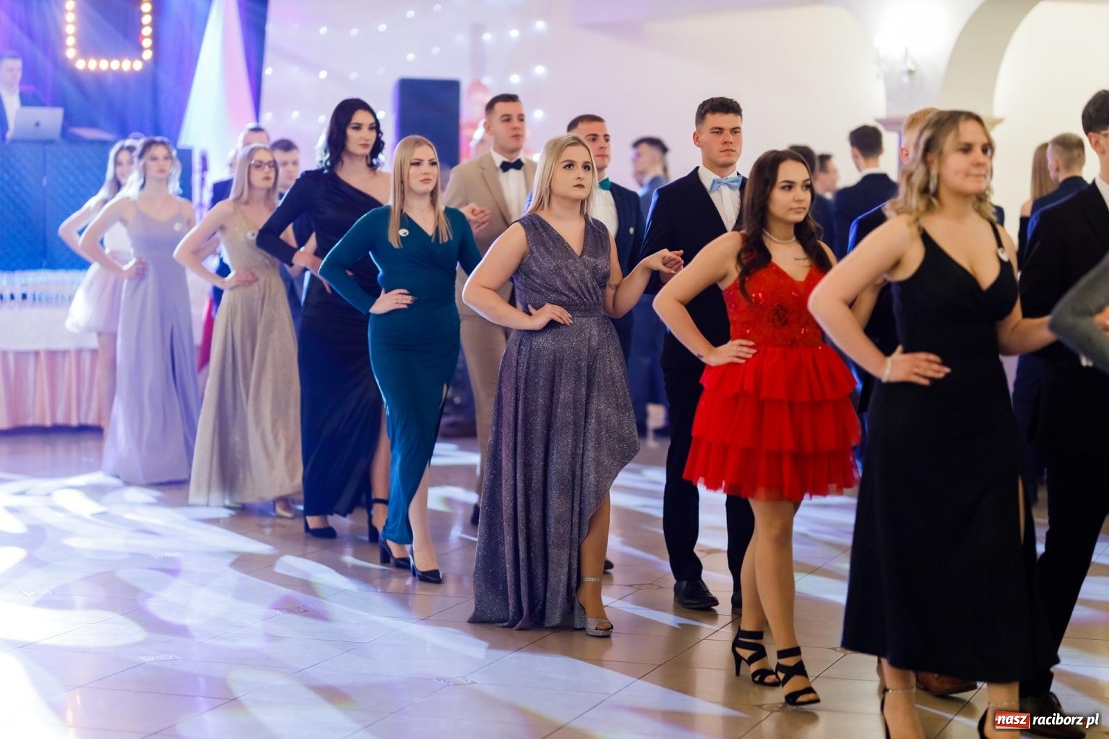 Zdjęcie w galerii na portalu naszraciborz.pl: Raciborski EKONOMIK bawi się na studniówce w Rogowie [FOTO i WIDEO] wiadomości z regionu