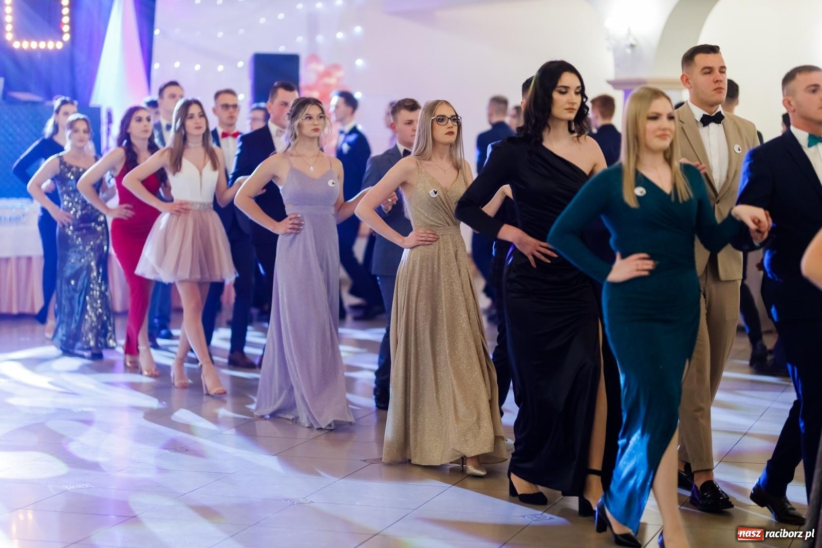 Zdjęcie w galerii na portalu naszraciborz.pl: Raciborski EKONOMIK bawi się na studniówce w Rogowie [FOTO i WIDEO] wiadomości z regionu