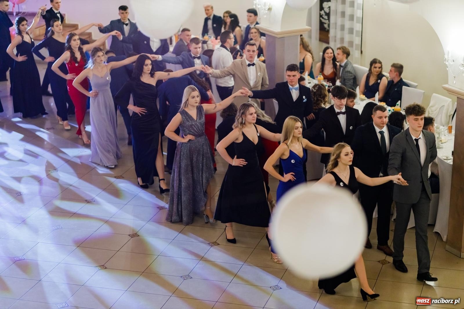 Zdjęcie w galerii na portalu naszraciborz.pl: Raciborski EKONOMIK bawi się na studniówce w Rogowie [FOTO i WIDEO] wiadomości z regionu