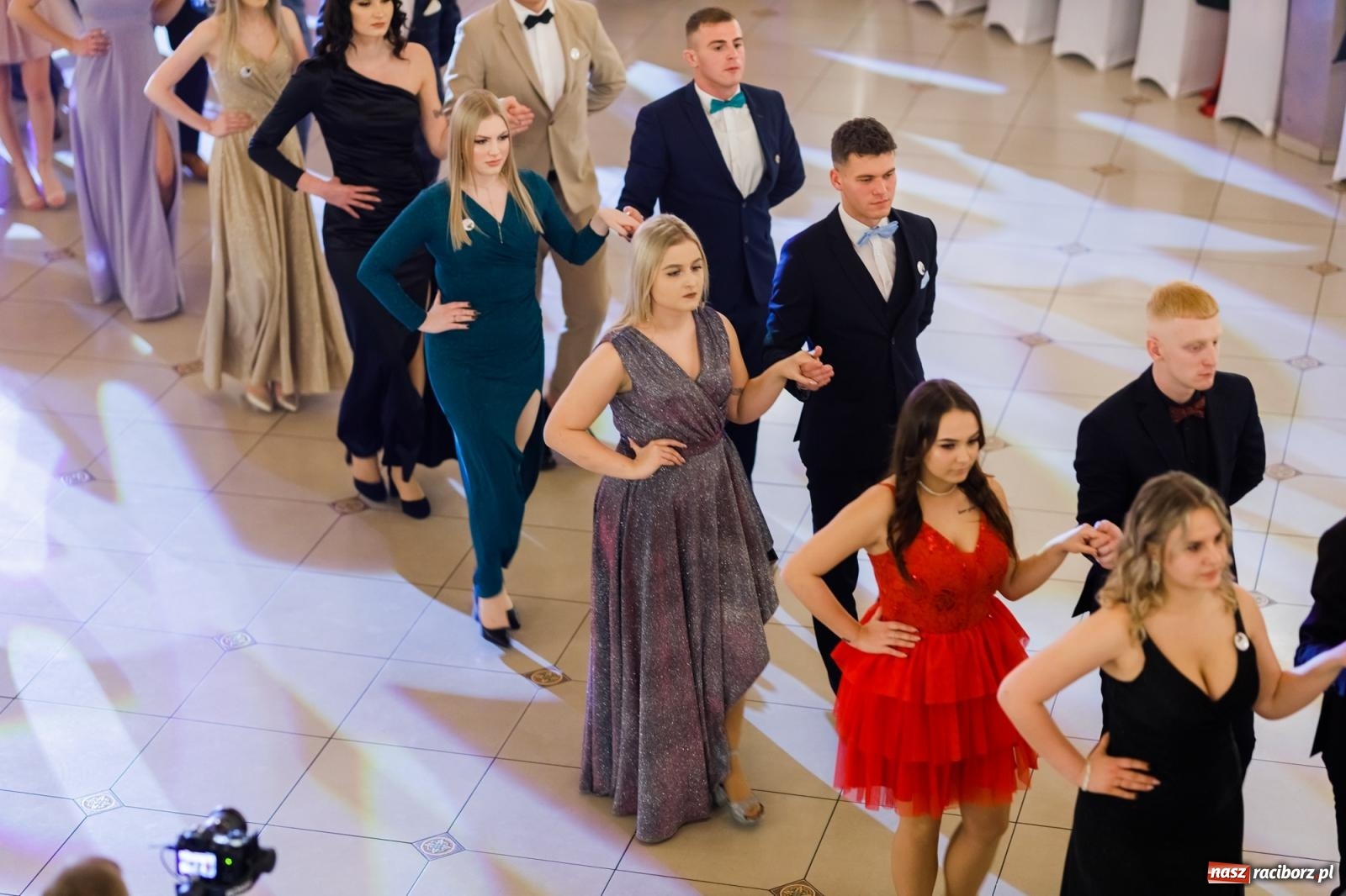 Zdjęcie w galerii na portalu naszraciborz.pl: Raciborski EKONOMIK bawi się na studniówce w Rogowie [FOTO i WIDEO] wiadomości z regionu