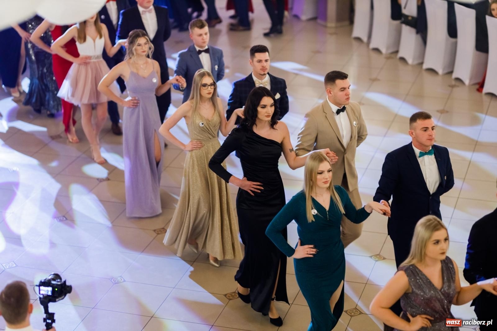 Zdjęcie w galerii na portalu naszraciborz.pl: Raciborski EKONOMIK bawi się na studniówce w Rogowie [FOTO i WIDEO] wiadomości z regionu