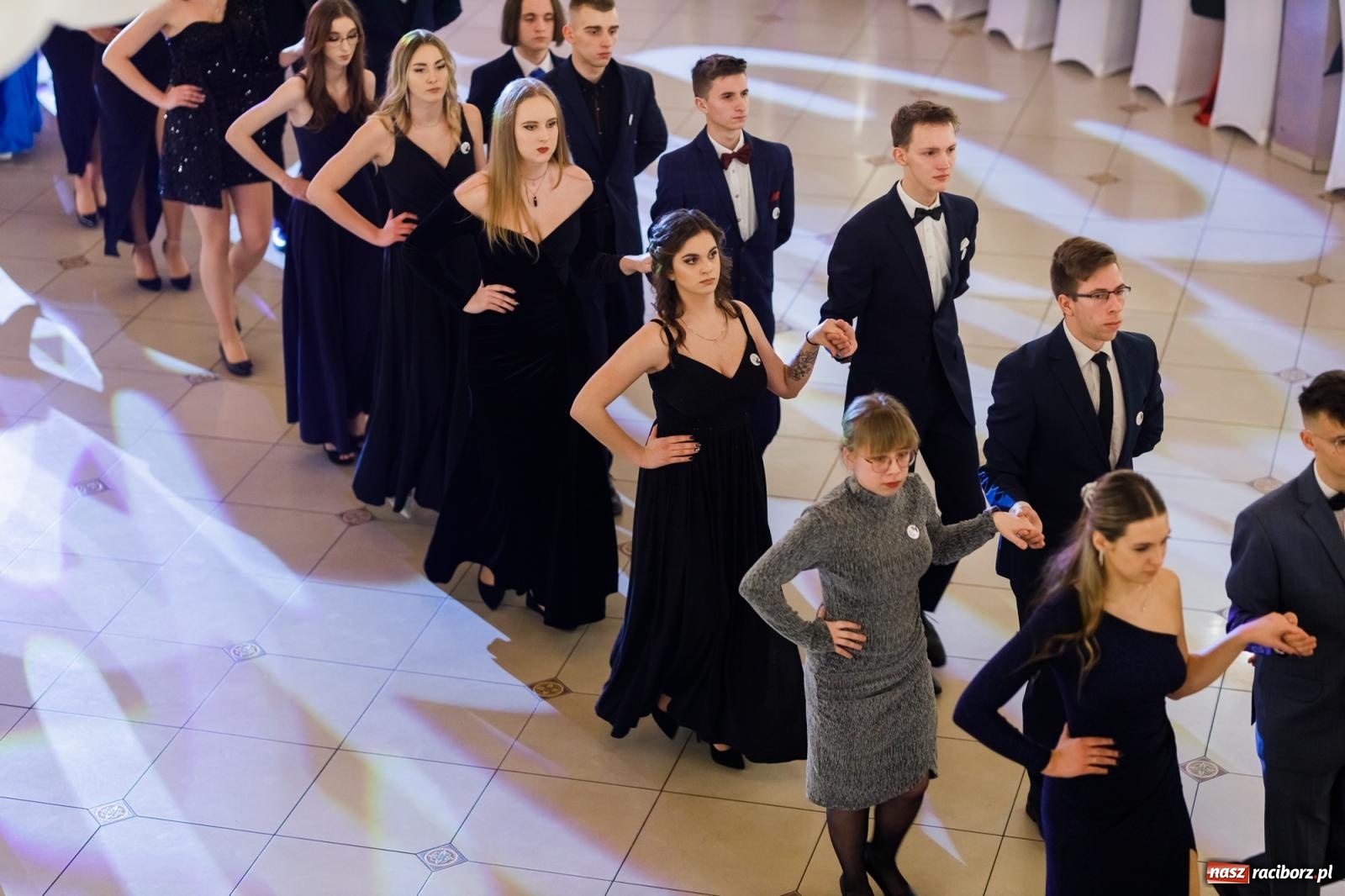 Zdjęcie w galerii na portalu naszraciborz.pl: Raciborski EKONOMIK bawi się na studniówce w Rogowie [FOTO i WIDEO] wiadomości z regionu