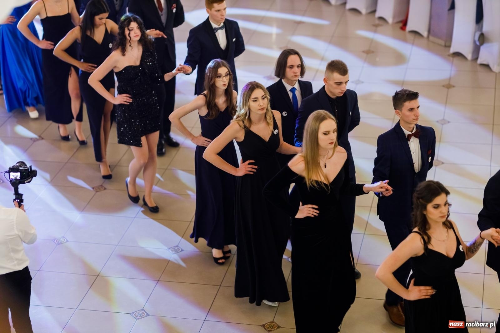 Zdjęcie w galerii na portalu naszraciborz.pl: Raciborski EKONOMIK bawi się na studniówce w Rogowie [FOTO i WIDEO] wiadomości z regionu