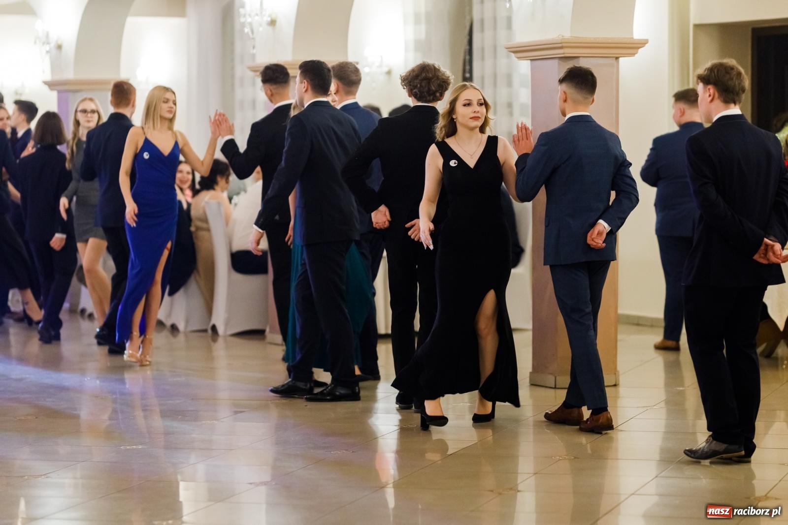 Zdjęcie w galerii na portalu naszraciborz.pl: Raciborski EKONOMIK bawi się na studniówce w Rogowie [FOTO i WIDEO] wiadomości z regionu