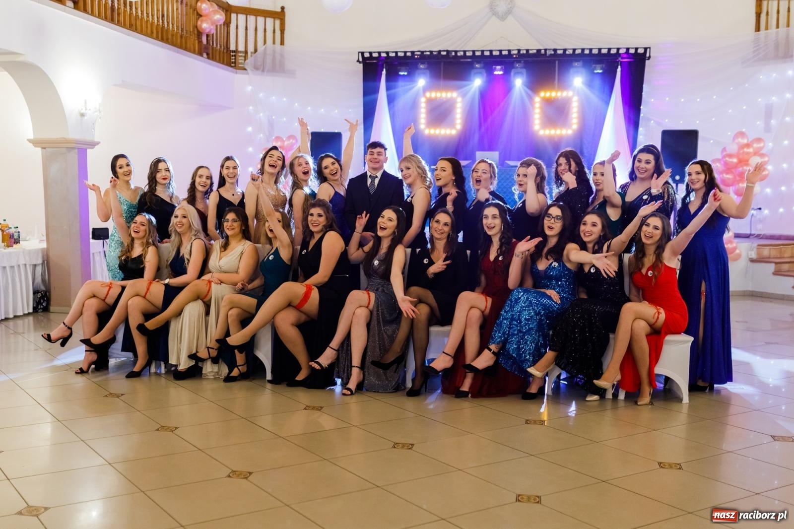 Zdjęcie w galerii na portalu naszraciborz.pl: Raciborski EKONOMIK bawi się na studniówce w Rogowie [FOTO i WIDEO] wiadomości z regionu