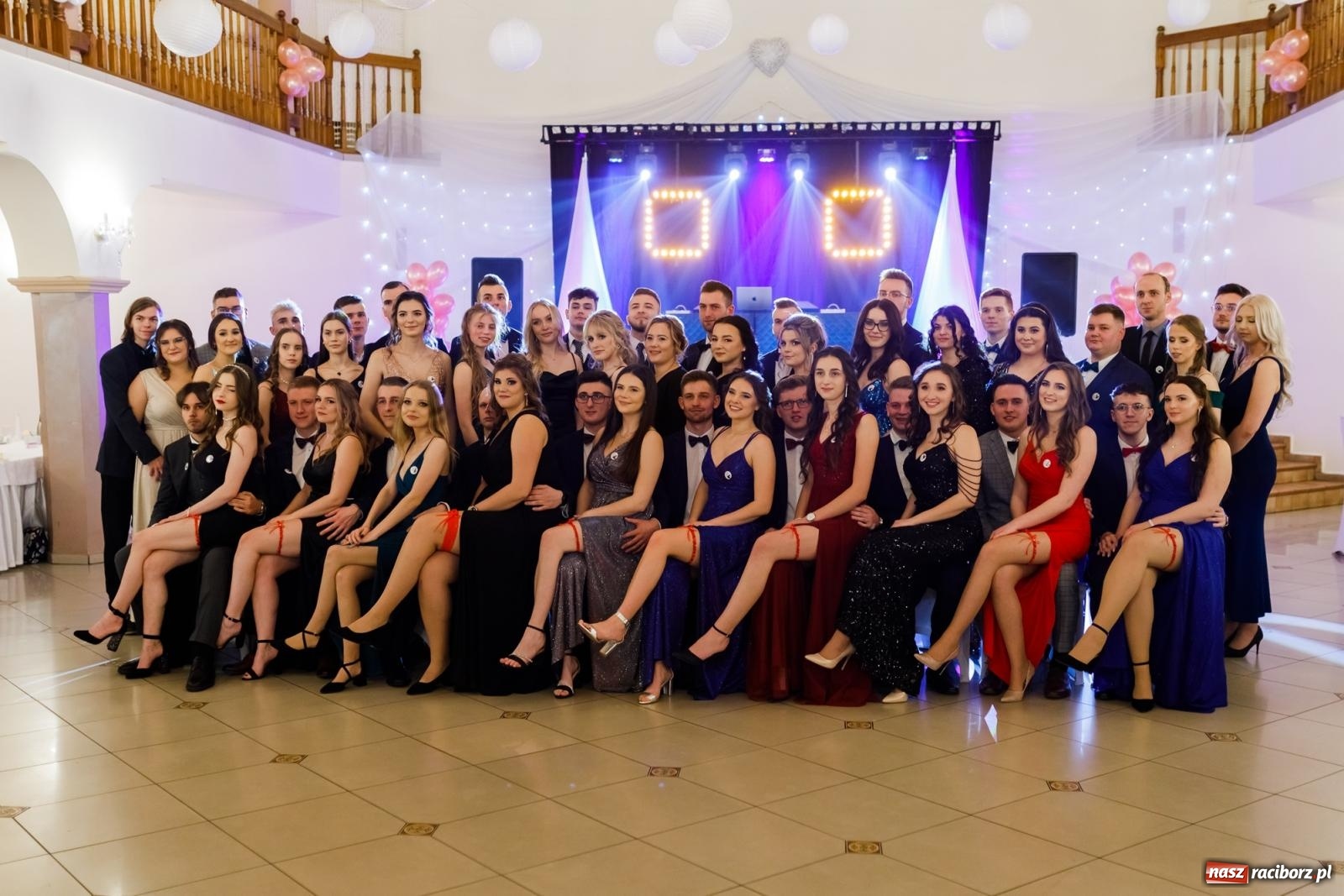 Zdjęcie w galerii na portalu naszraciborz.pl: Raciborski EKONOMIK bawi się na studniówce w Rogowie [FOTO i WIDEO] wiadomości z regionu