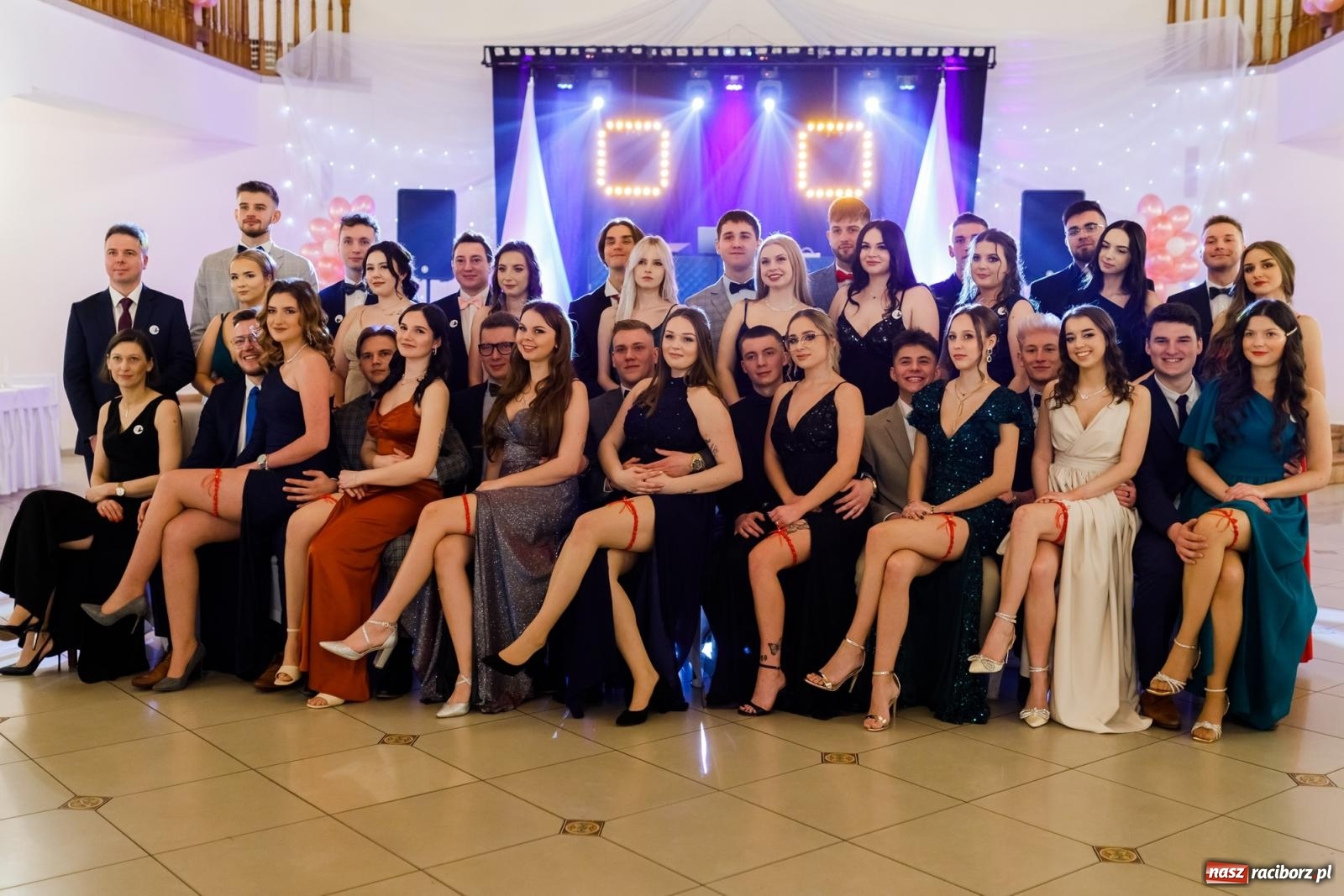 Zdjęcie w galerii na portalu naszraciborz.pl: Raciborski EKONOMIK bawi się na studniówce w Rogowie [FOTO i WIDEO] wiadomości z regionu