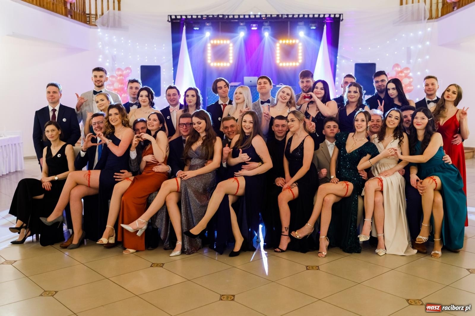 Zdjęcie w galerii na portalu naszraciborz.pl: Raciborski EKONOMIK bawi się na studniówce w Rogowie [FOTO i WIDEO] wiadomości z regionu