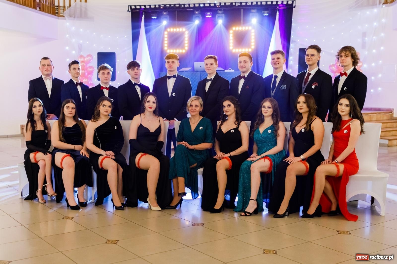 Zdjęcie w galerii na portalu naszraciborz.pl: Raciborski EKONOMIK bawi się na studniówce w Rogowie [FOTO i WIDEO] wiadomości z regionu