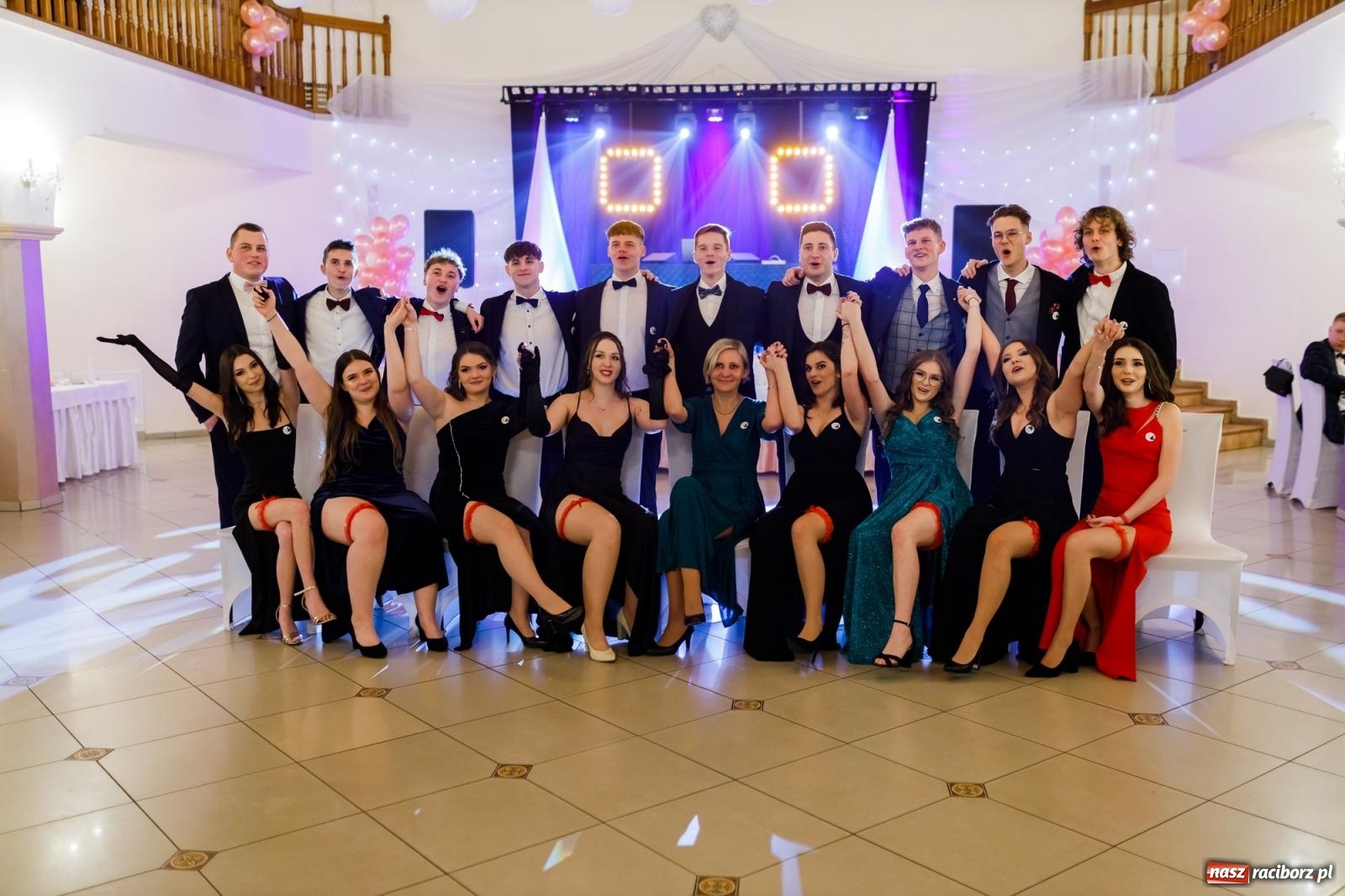 Zdjęcie w galerii na portalu naszraciborz.pl: Raciborski EKONOMIK bawi się na studniówce w Rogowie [FOTO i WIDEO] wiadomości z regionu