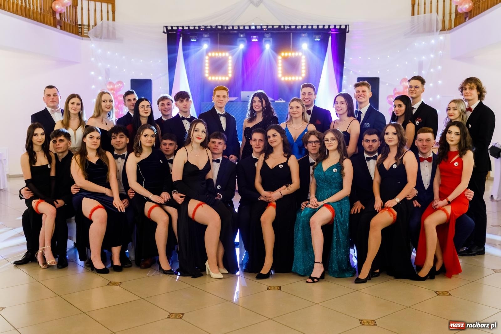 Zdjęcie w galerii na portalu naszraciborz.pl: Raciborski EKONOMIK bawi się na studniówce w Rogowie [FOTO i WIDEO] wiadomości z regionu