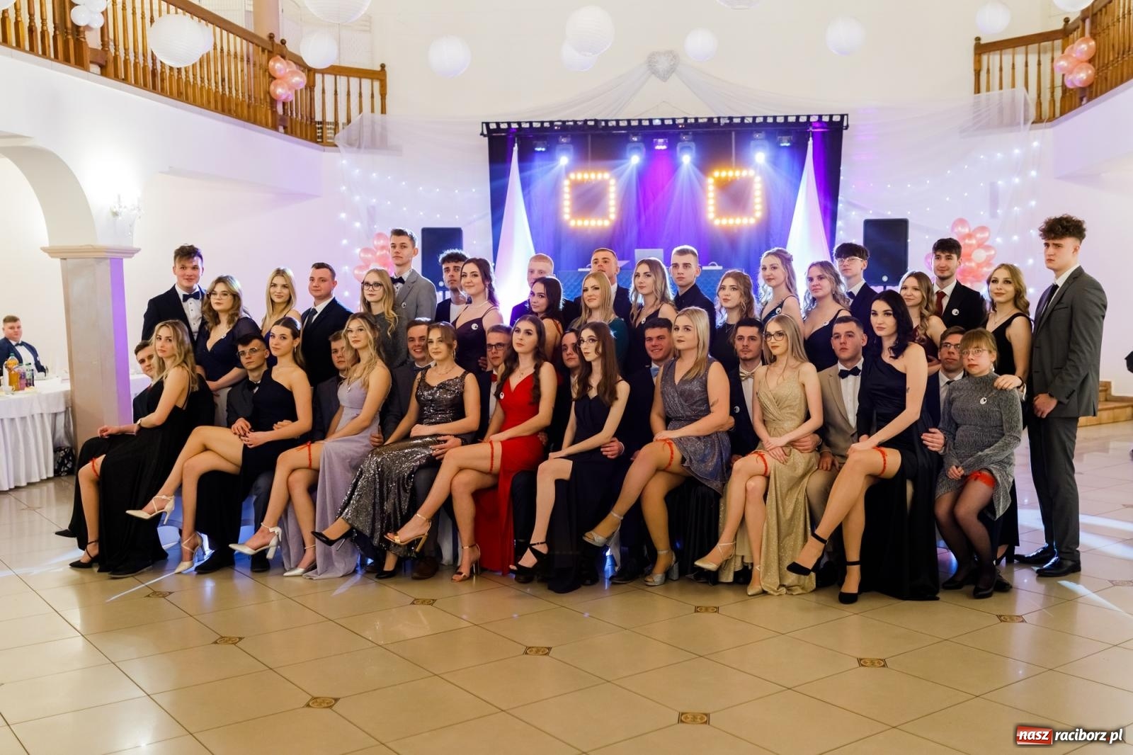 Zdjęcie w galerii na portalu naszraciborz.pl: Raciborski EKONOMIK bawi się na studniówce w Rogowie [FOTO i WIDEO] wiadomości z regionu