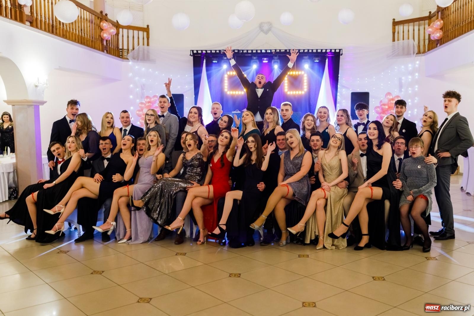 Zdjęcie w galerii na portalu naszraciborz.pl: Raciborski EKONOMIK bawi się na studniówce w Rogowie [FOTO i WIDEO] wiadomości z regionu