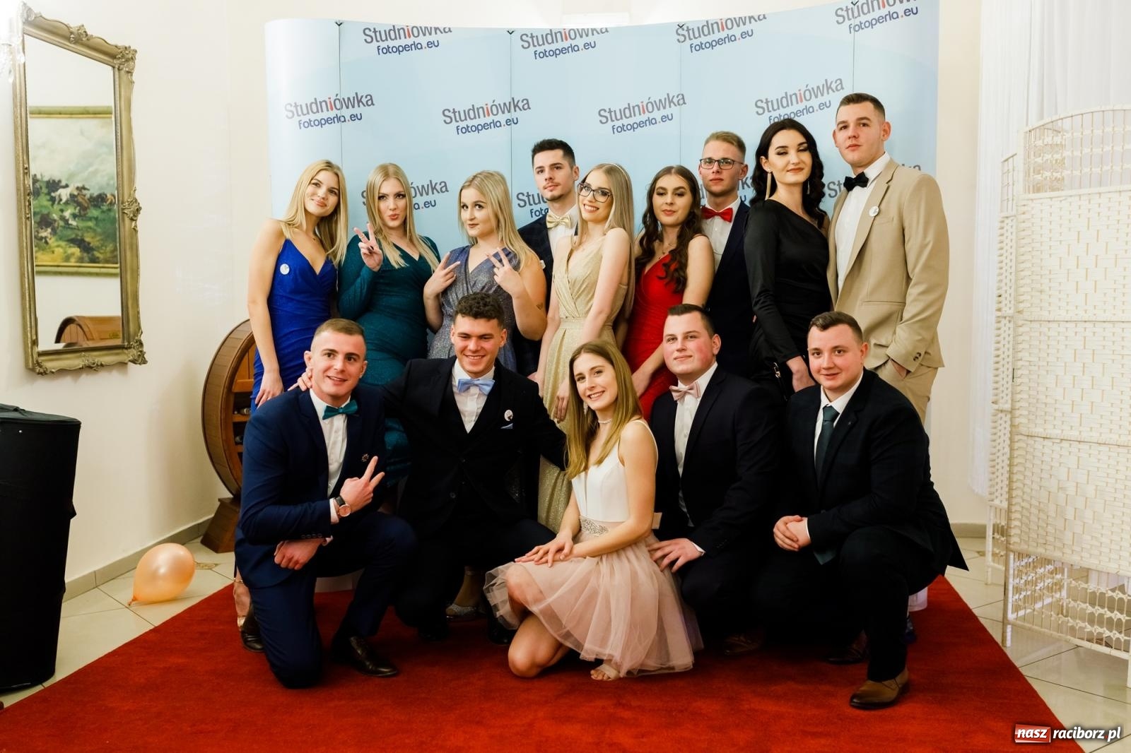 Zdjęcie w galerii na portalu naszraciborz.pl: Raciborski EKONOMIK bawi się na studniówce w Rogowie [FOTO i WIDEO] wiadomości z regionu