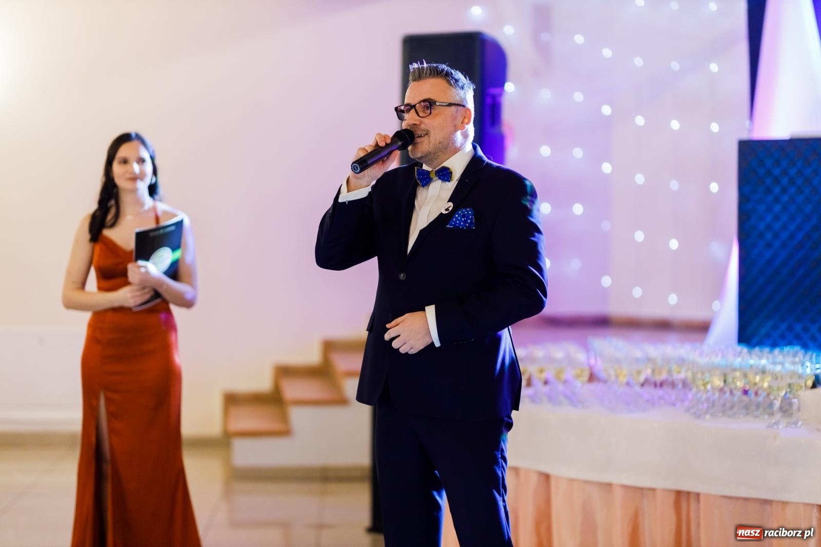 Zdjęcie w galerii na portalu naszraciborz.pl: Raciborski EKONOMIK bawi się na studniówce w Rogowie [FOTO i WIDEO] wiadomości z regionu