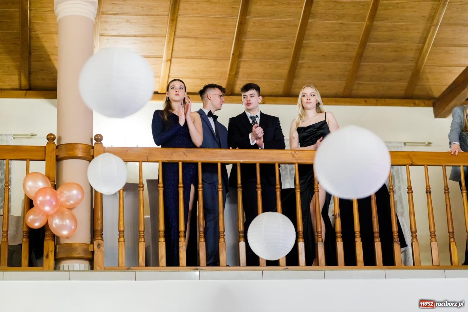 Zdjęcie w galerii na portalu naszraciborz.pl: Raciborski EKONOMIK bawi się na studniówce w Rogowie [FOTO i WIDEO] wiadomości z regionu