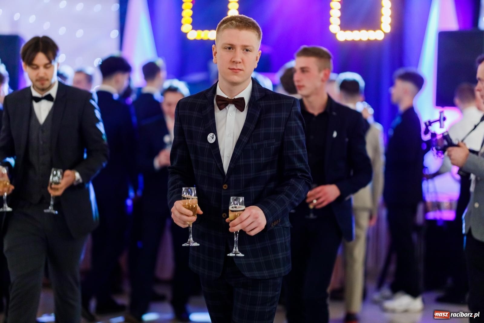 Zdjęcie w galerii na portalu naszraciborz.pl: Raciborski EKONOMIK bawi się na studniówce w Rogowie [FOTO i WIDEO] wiadomości z regionu