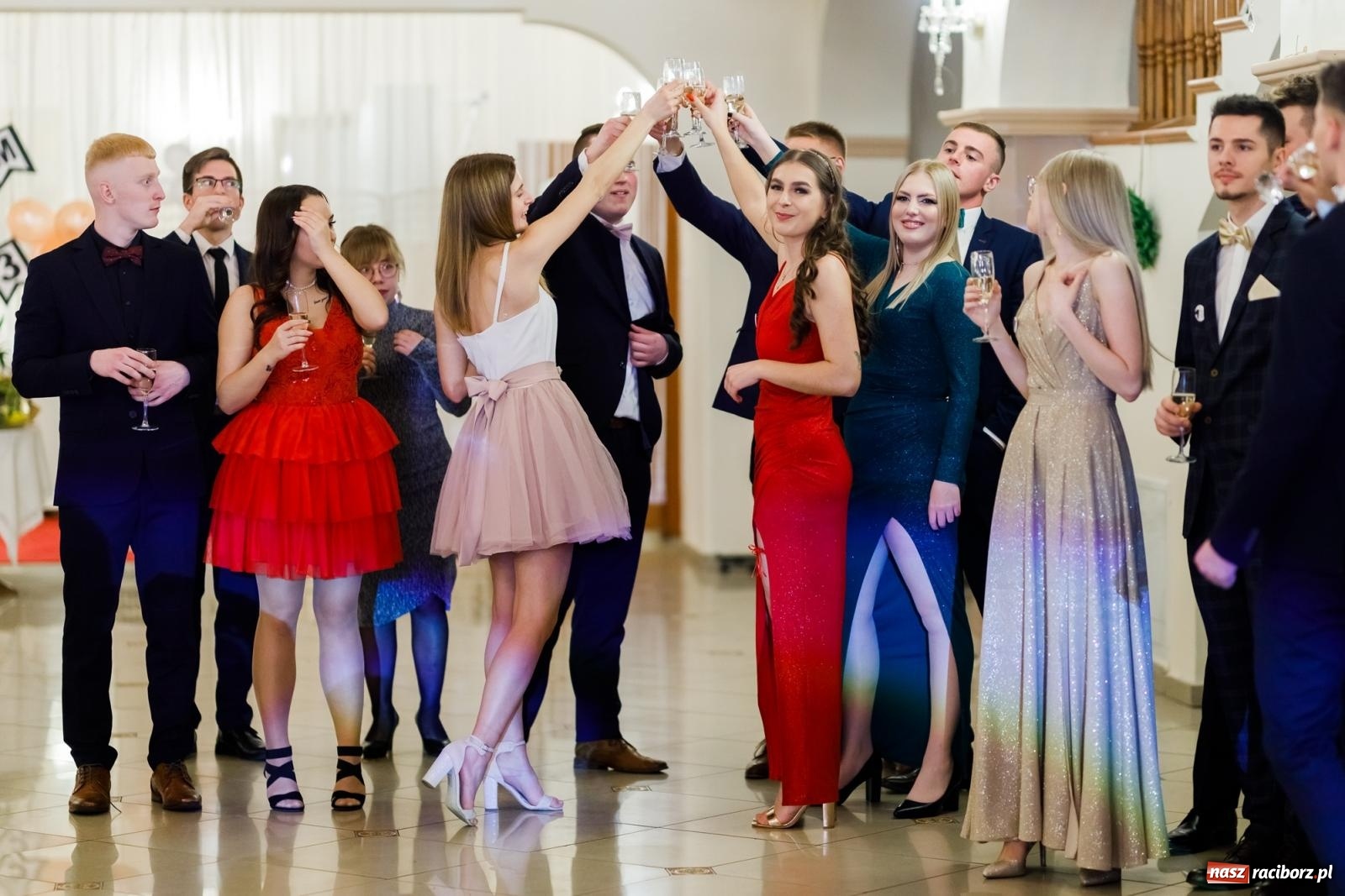 Zdjęcie w galerii na portalu naszraciborz.pl: Raciborski EKONOMIK bawi się na studniówce w Rogowie [FOTO i WIDEO] wiadomości z regionu