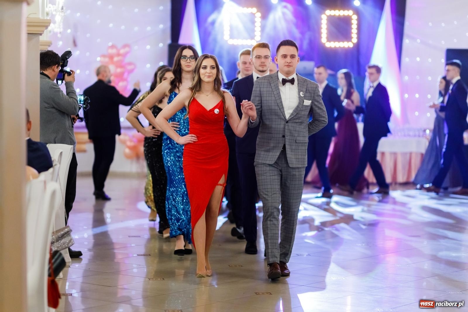 Zdjęcie w galerii na portalu naszraciborz.pl: Raciborski EKONOMIK bawi się na studniówce w Rogowie [FOTO i WIDEO] wiadomości z regionu