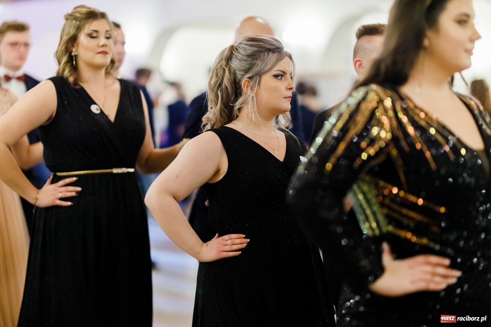 Zdjęcie w galerii na portalu naszraciborz.pl: Raciborski EKONOMIK bawi się na studniówce w Rogowie [FOTO i WIDEO] wiadomości z regionu