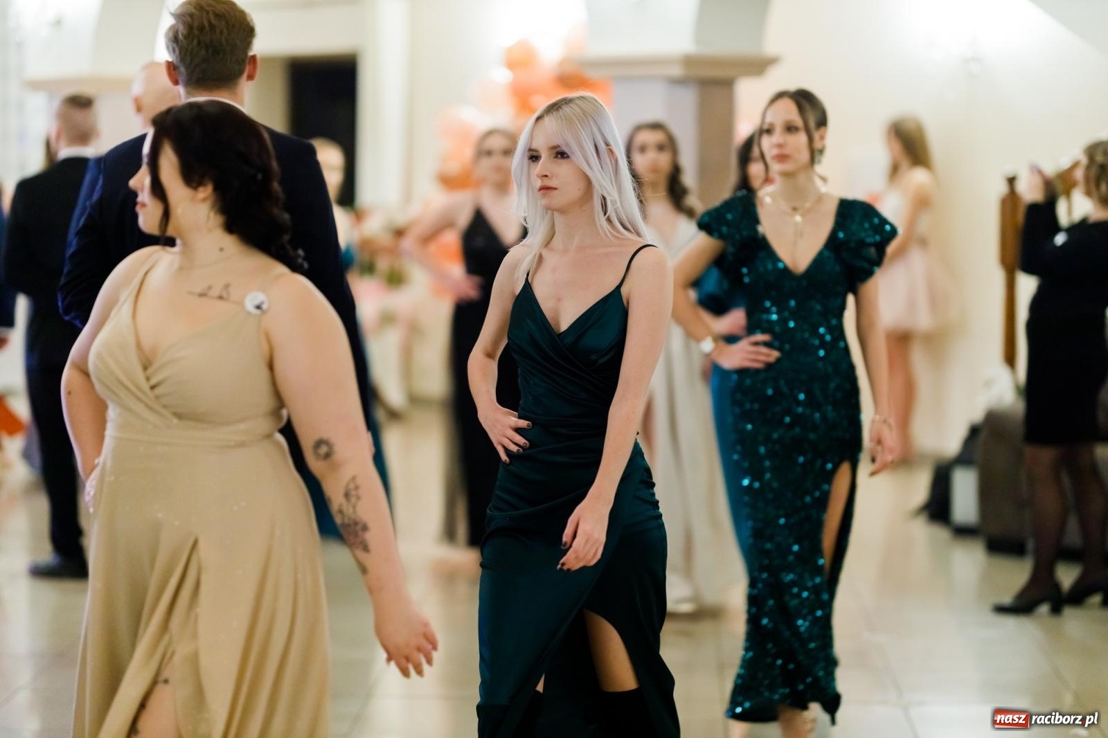 Zdjęcie w galerii na portalu naszraciborz.pl: Raciborski EKONOMIK bawi się na studniówce w Rogowie [FOTO i WIDEO] wiadomości z regionu