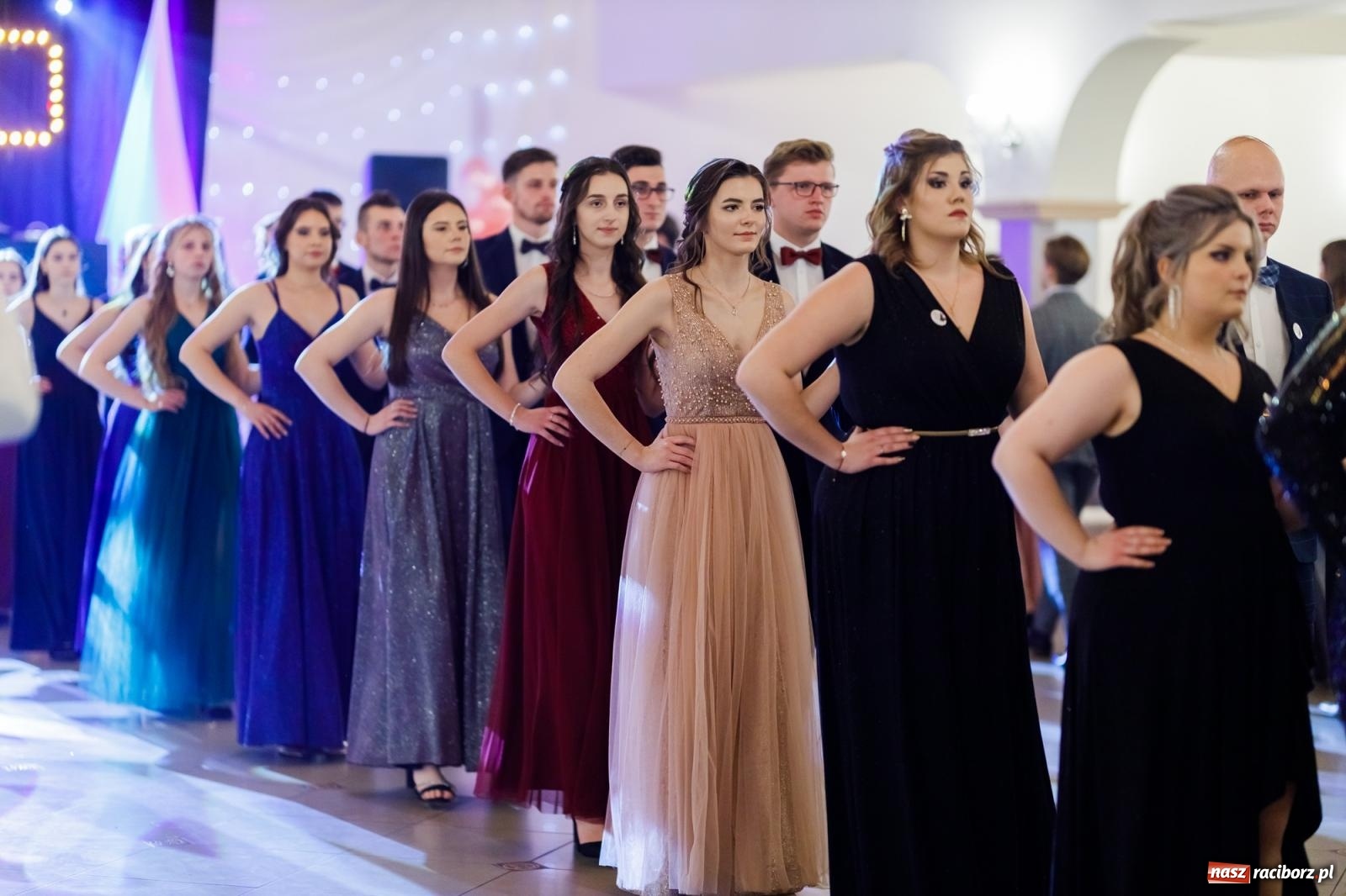 Zdjęcie w galerii na portalu naszraciborz.pl: Raciborski EKONOMIK bawi się na studniówce w Rogowie [FOTO i WIDEO] wiadomości z regionu