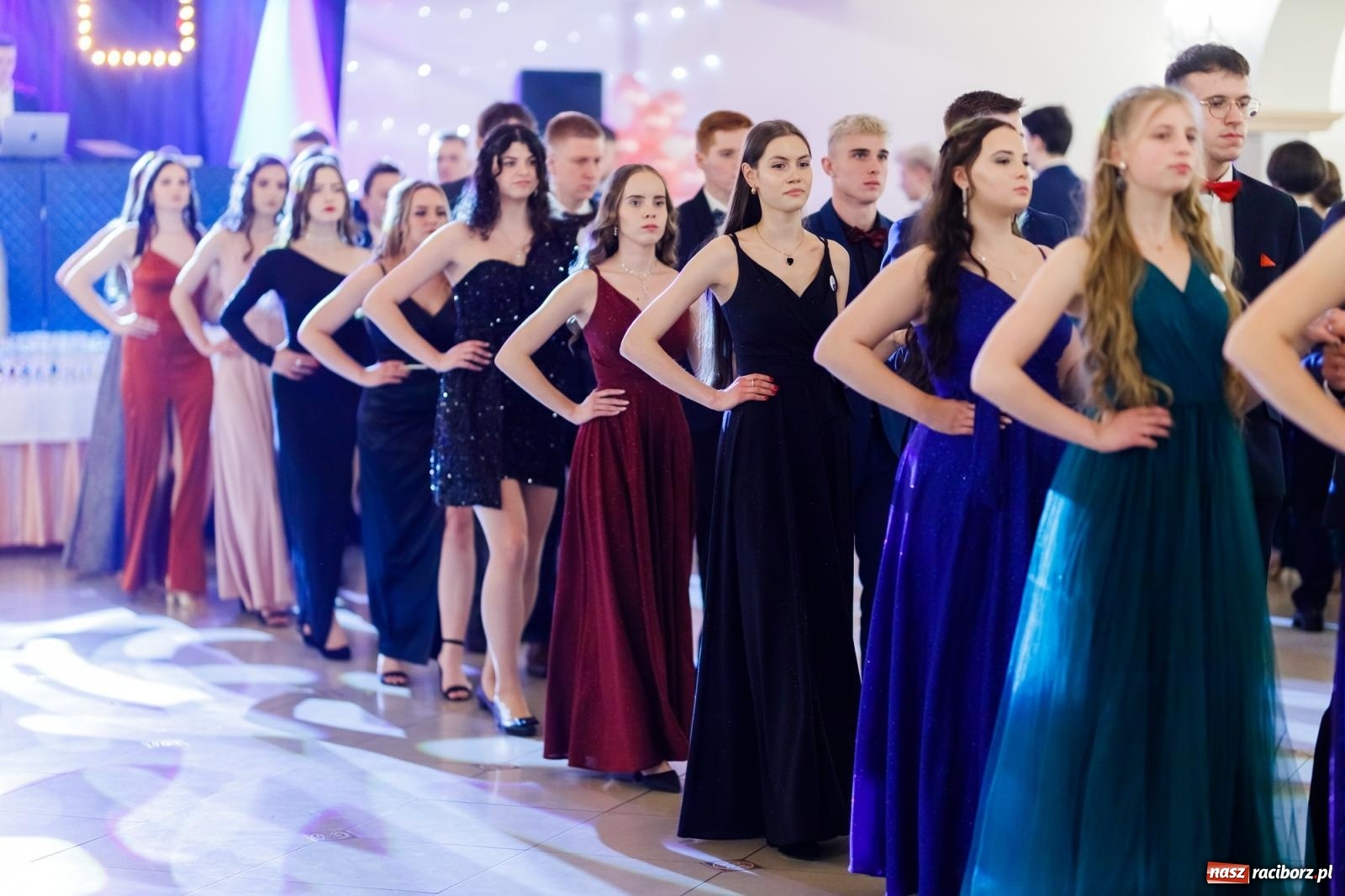 Zdjęcie w galerii na portalu naszraciborz.pl: Raciborski EKONOMIK bawi się na studniówce w Rogowie [FOTO i WIDEO] wiadomości z regionu