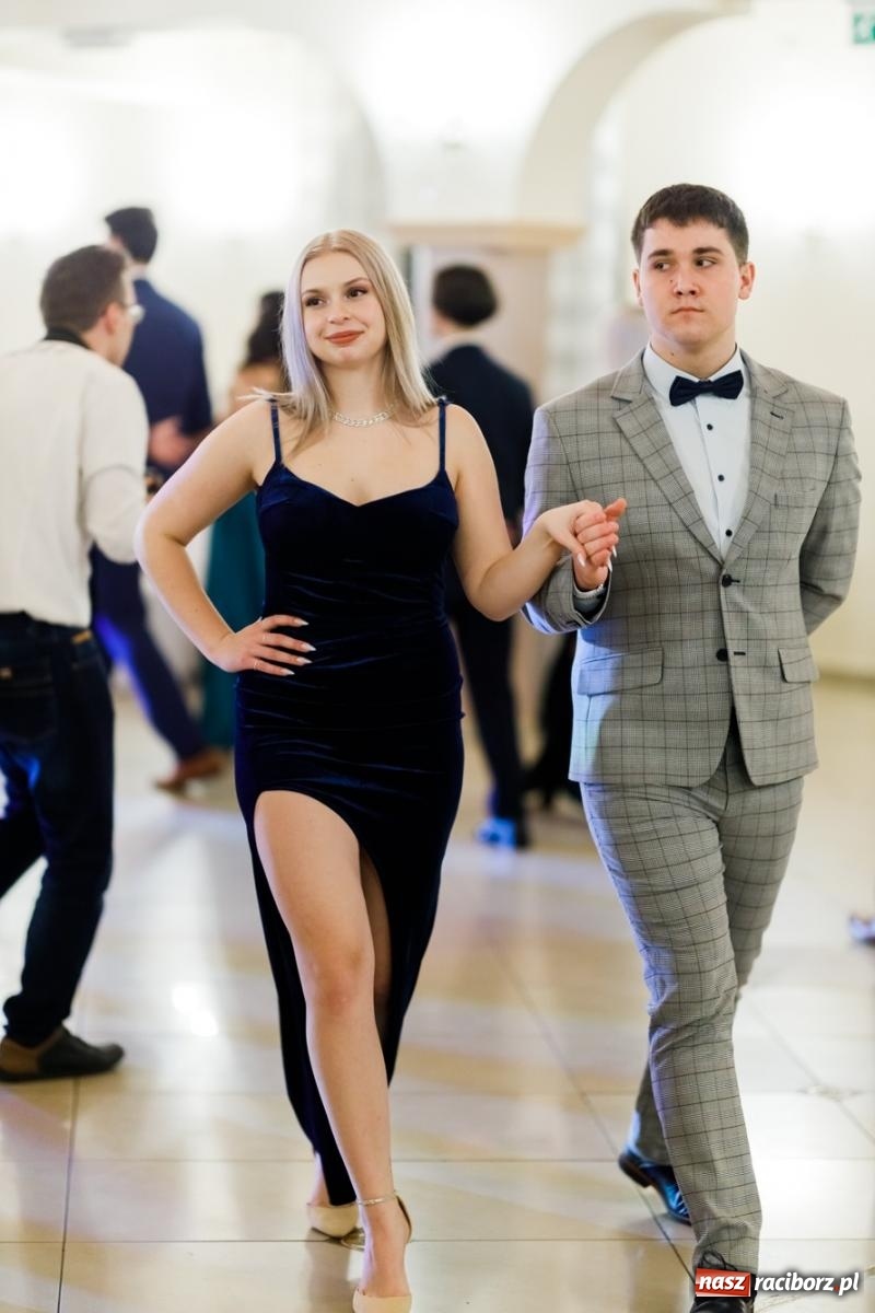 Zdjęcie w galerii na portalu naszraciborz.pl: Raciborski EKONOMIK bawi się na studniówce w Rogowie [FOTO i WIDEO] wiadomości z regionu