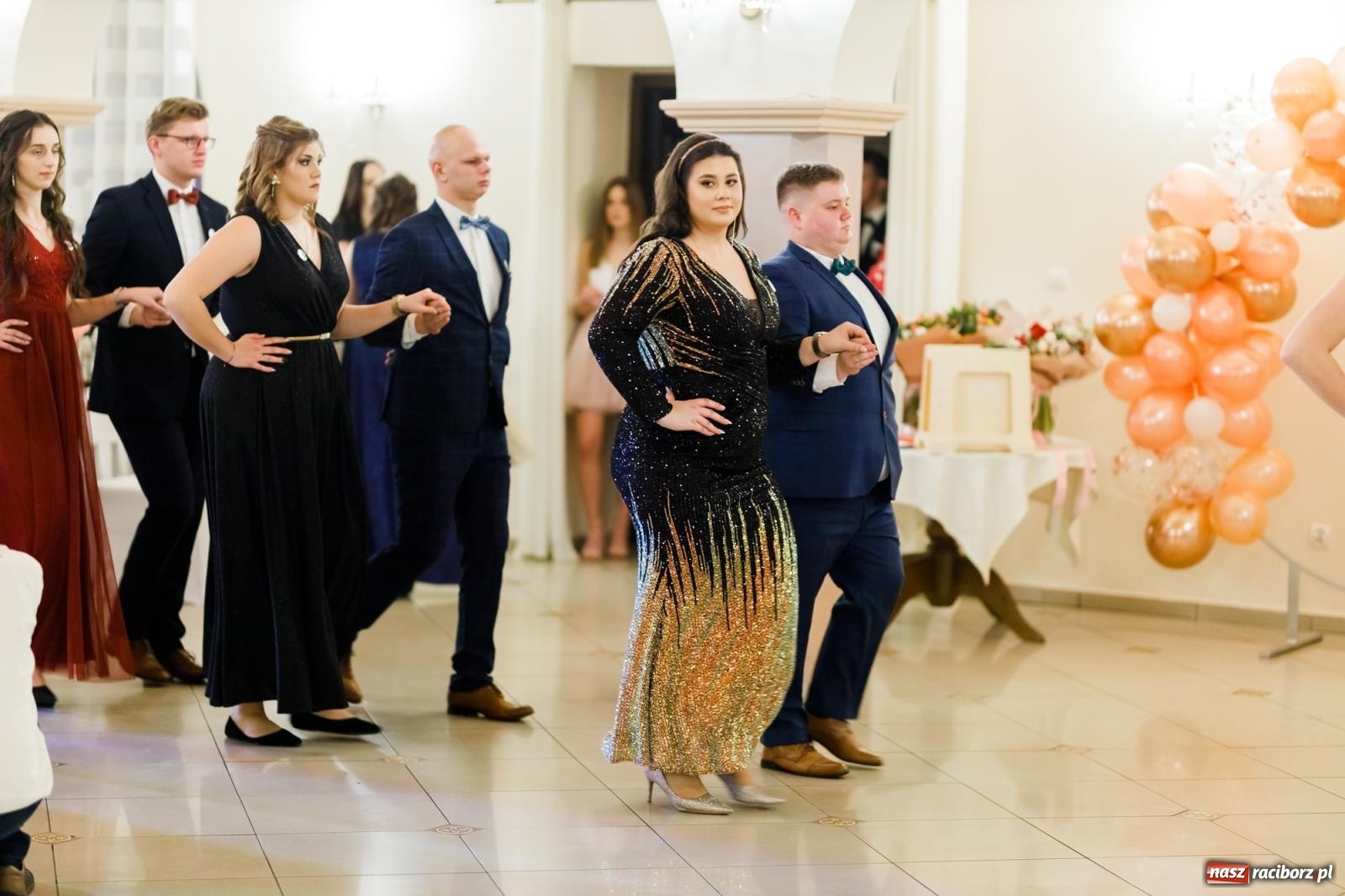 Zdjęcie w galerii na portalu naszraciborz.pl: Raciborski EKONOMIK bawi się na studniówce w Rogowie [FOTO i WIDEO] wiadomości z regionu