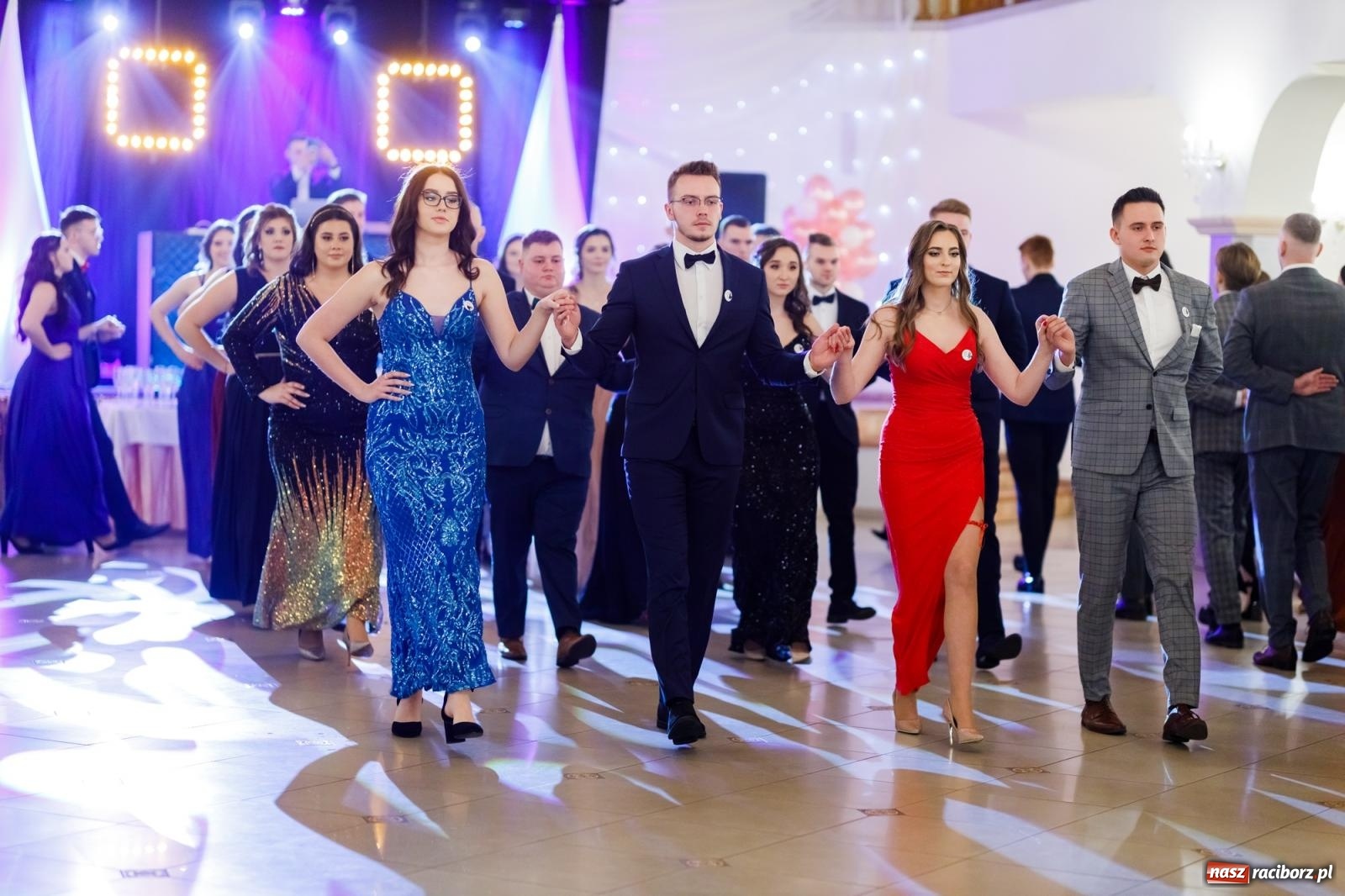 Zdjęcie w galerii na portalu naszraciborz.pl: Raciborski EKONOMIK bawi się na studniówce w Rogowie [FOTO i WIDEO] wiadomości z regionu