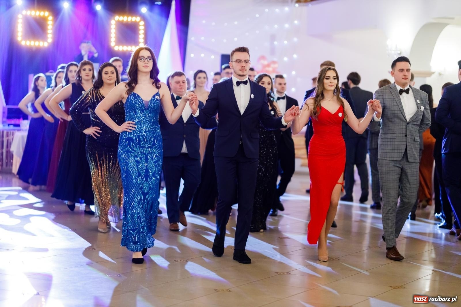 Zdjęcie w galerii na portalu naszraciborz.pl: Raciborski EKONOMIK bawi się na studniówce w Rogowie [FOTO i WIDEO] wiadomości z regionu