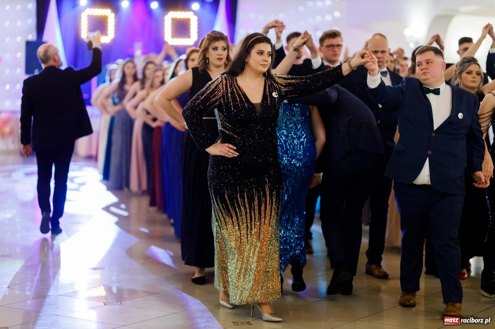 Zdjęcie w galerii na portalu naszraciborz.pl: Raciborski EKONOMIK bawi się na studniówce w Rogowie [FOTO i WIDEO] wiadomości z regionu