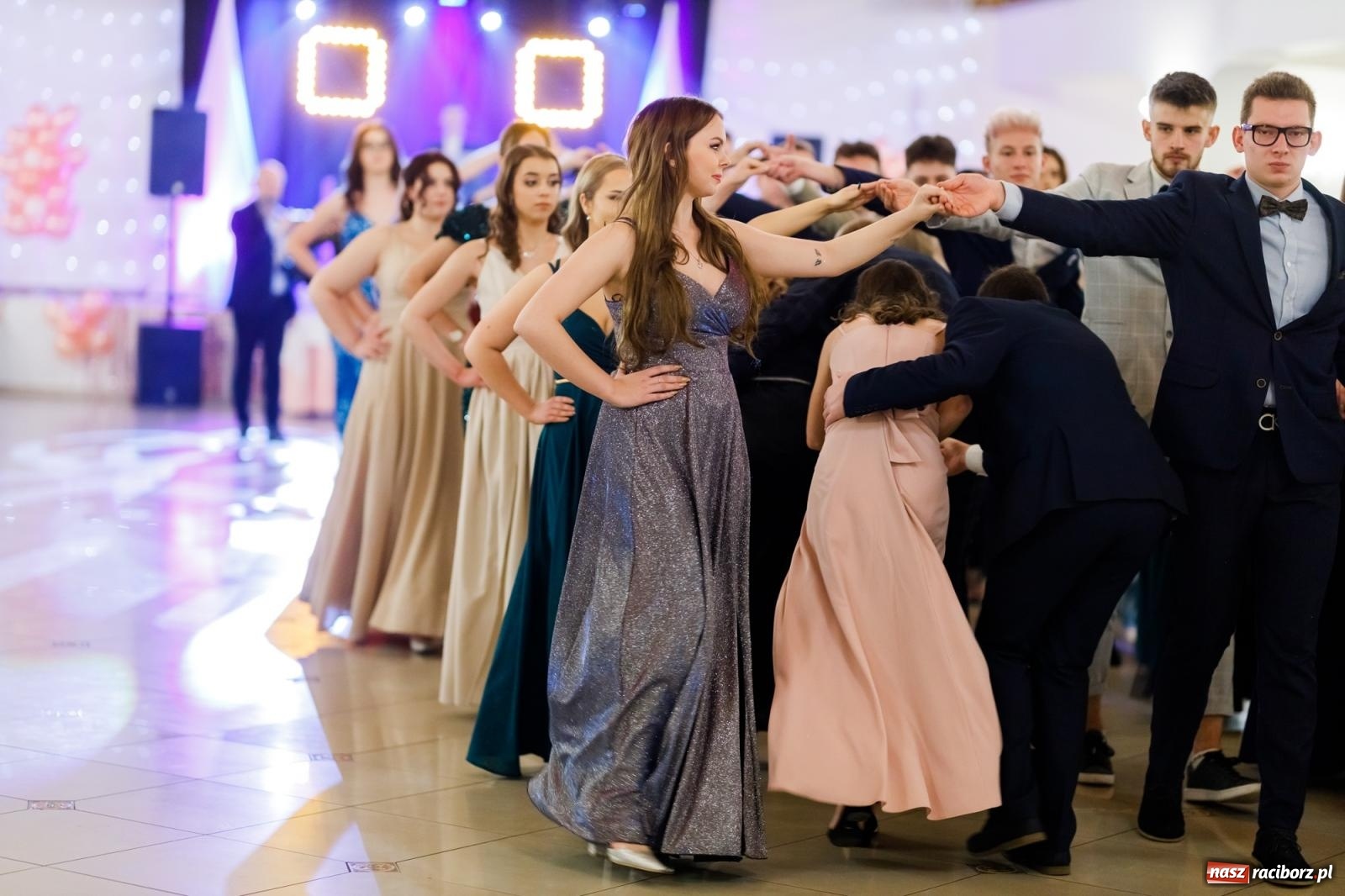 Zdjęcie w galerii na portalu naszraciborz.pl: Raciborski EKONOMIK bawi się na studniówce w Rogowie [FOTO i WIDEO] wiadomości z regionu