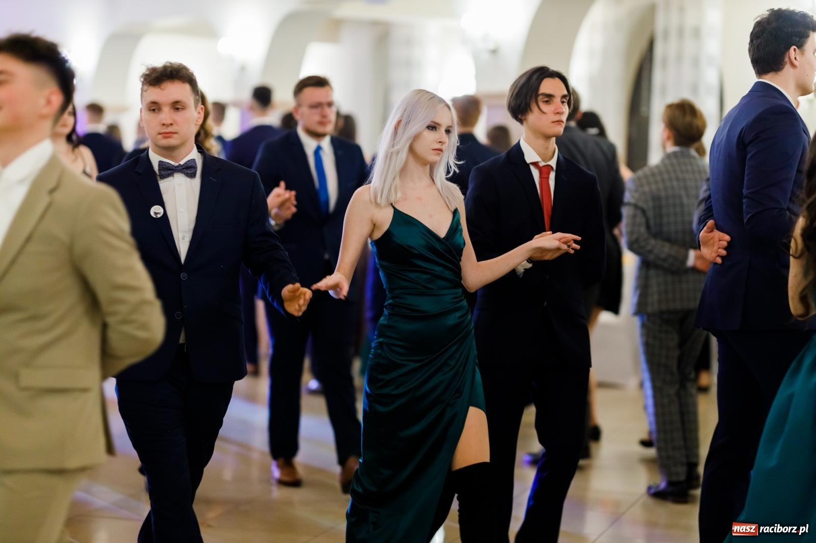 Zdjęcie w galerii na portalu naszraciborz.pl: Raciborski EKONOMIK bawi się na studniówce w Rogowie [FOTO i WIDEO] wiadomości z regionu