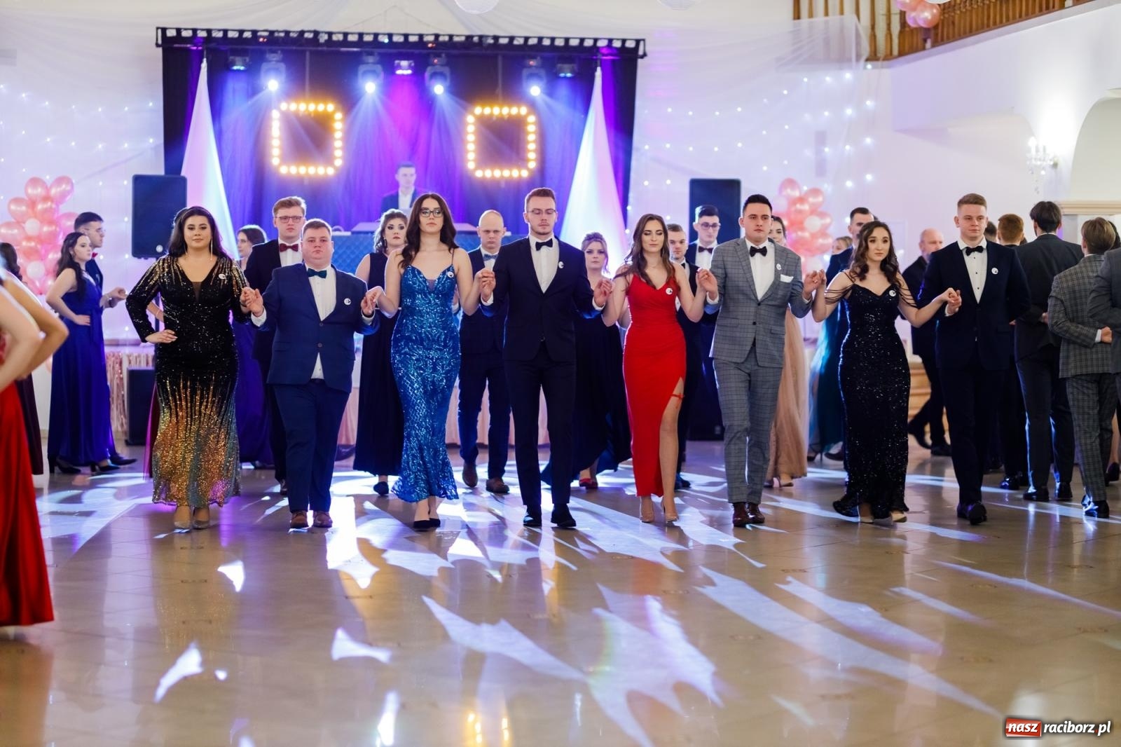 Zdjęcie w galerii na portalu naszraciborz.pl: Raciborski EKONOMIK bawi się na studniówce w Rogowie [FOTO i WIDEO] wiadomości z regionu