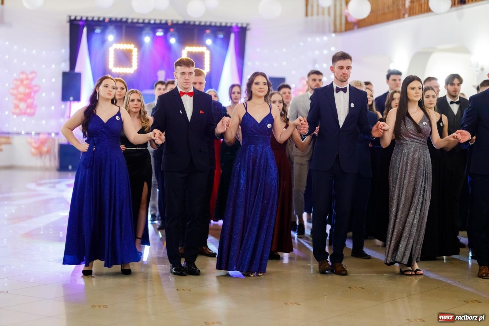 Zdjęcie w galerii na portalu naszraciborz.pl: Raciborski EKONOMIK bawi się na studniówce w Rogowie [FOTO i WIDEO] wiadomości z regionu