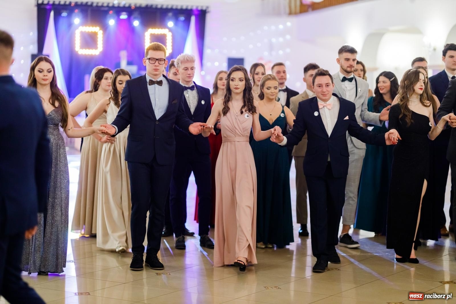 Zdjęcie w galerii na portalu naszraciborz.pl: Raciborski EKONOMIK bawi się na studniówce w Rogowie [FOTO i WIDEO] wiadomości z regionu