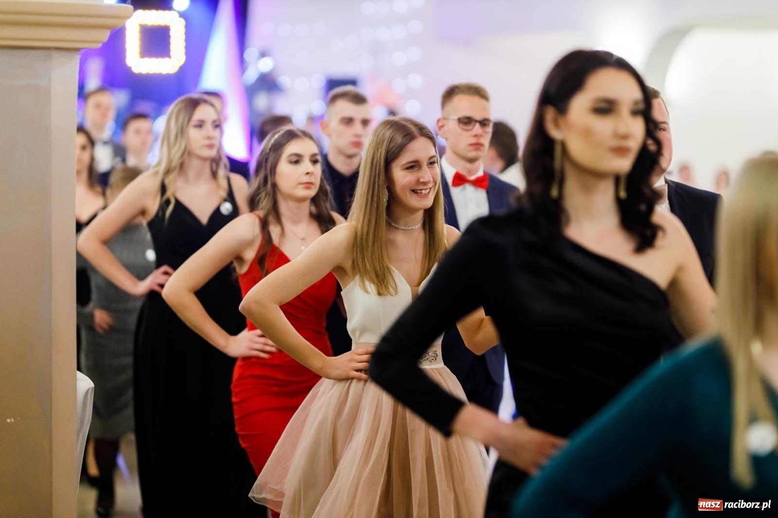 Zdjęcie w galerii na portalu naszraciborz.pl: Raciborski EKONOMIK bawi się na studniówce w Rogowie [FOTO i WIDEO] wiadomości z regionu