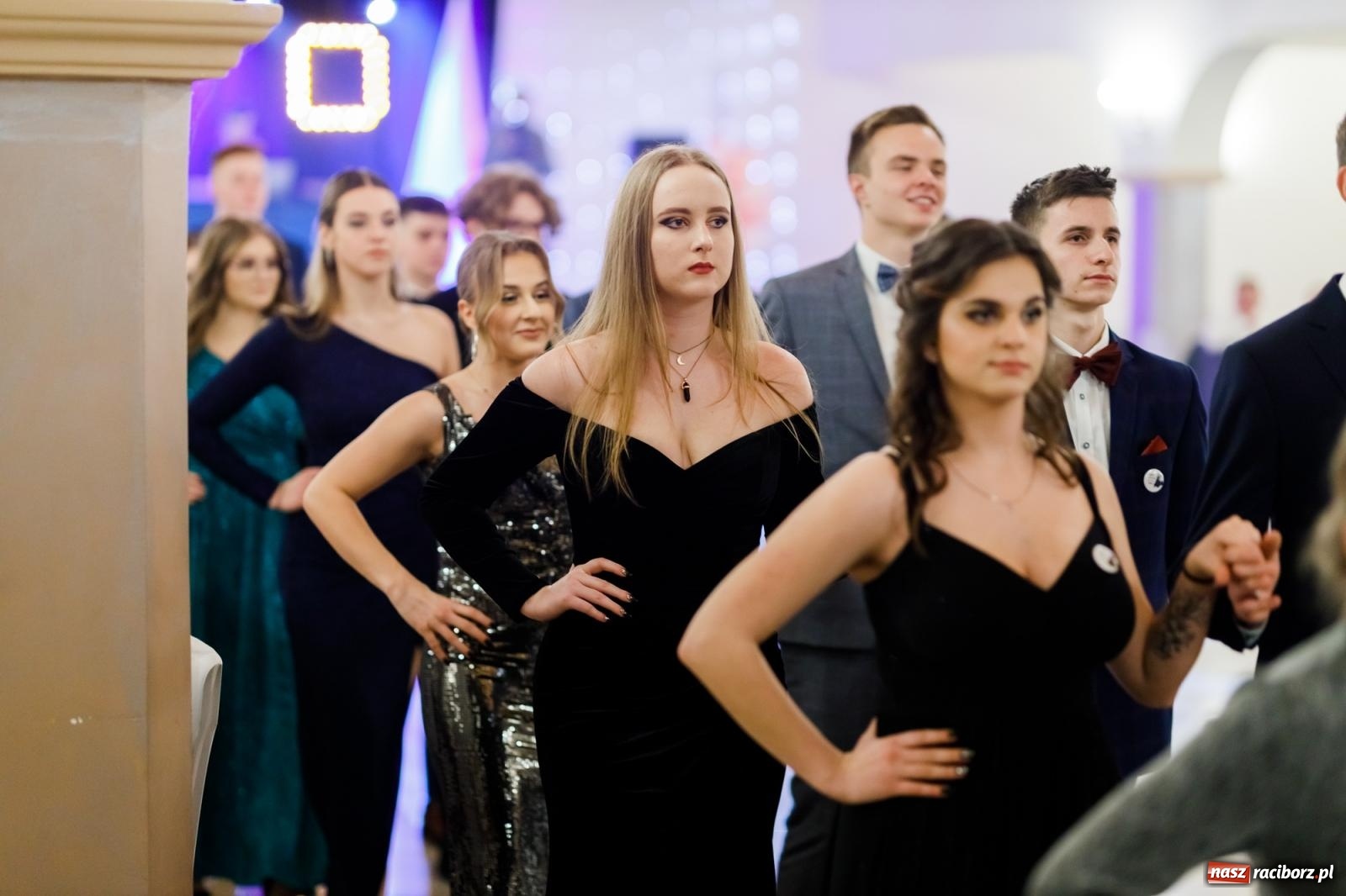 Zdjęcie w galerii na portalu naszraciborz.pl: Raciborski EKONOMIK bawi się na studniówce w Rogowie [FOTO i WIDEO] wiadomości z regionu