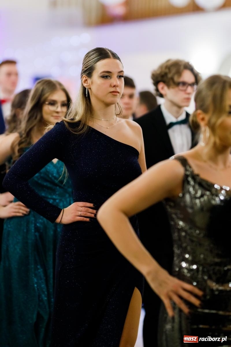 Zdjęcie w galerii na portalu naszraciborz.pl: Raciborski EKONOMIK bawi się na studniówce w Rogowie [FOTO i WIDEO] wiadomości z regionu