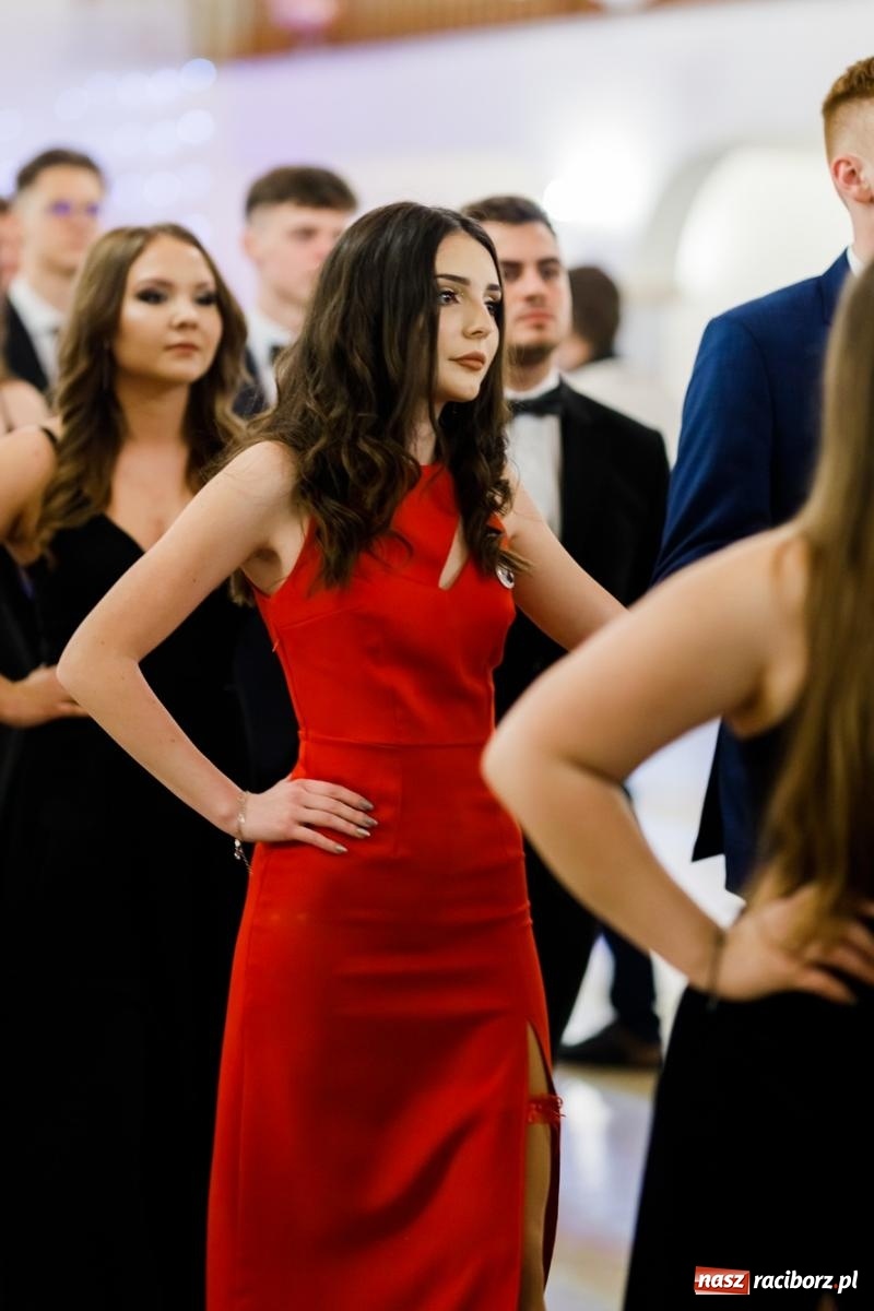 Zdjęcie w galerii na portalu naszraciborz.pl: Raciborski EKONOMIK bawi się na studniówce w Rogowie [FOTO i WIDEO] wiadomości z regionu