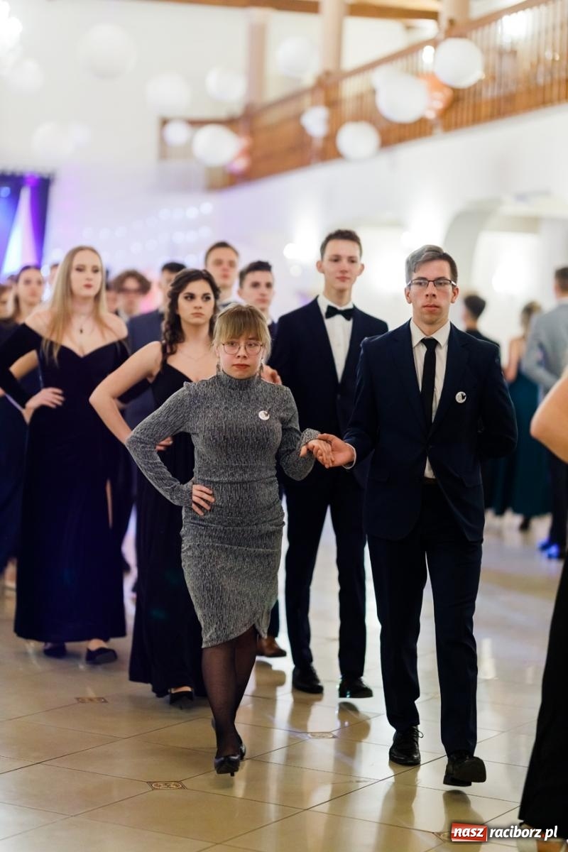 Zdjęcie w galerii na portalu naszraciborz.pl: Raciborski EKONOMIK bawi się na studniówce w Rogowie [FOTO i WIDEO] wiadomości z regionu