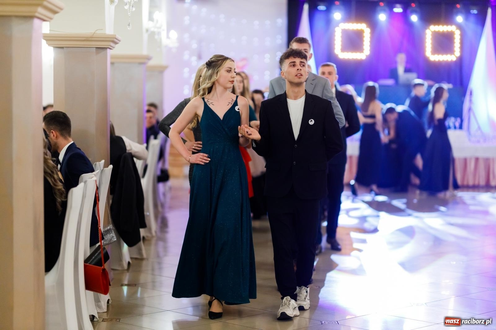 Zdjęcie w galerii na portalu naszraciborz.pl: Raciborski EKONOMIK bawi się na studniówce w Rogowie [FOTO i WIDEO] wiadomości z regionu