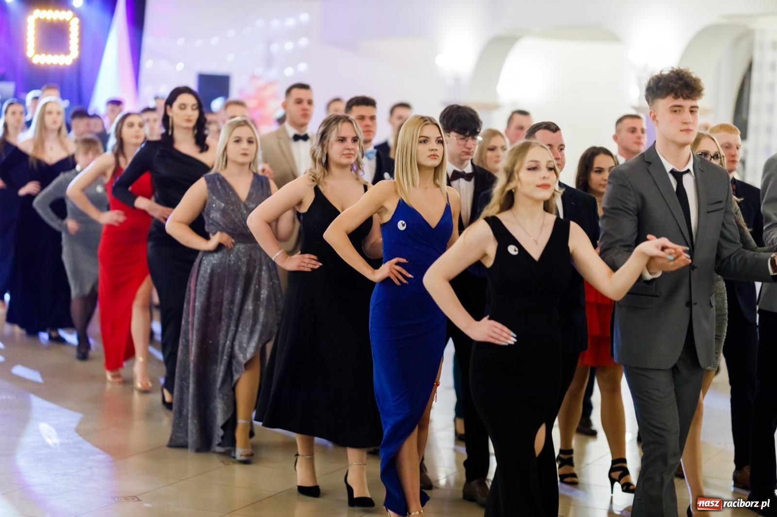 Zdjęcie w galerii na portalu naszraciborz.pl: Raciborski EKONOMIK bawi się na studniówce w Rogowie [FOTO i WIDEO] wiadomości z regionu