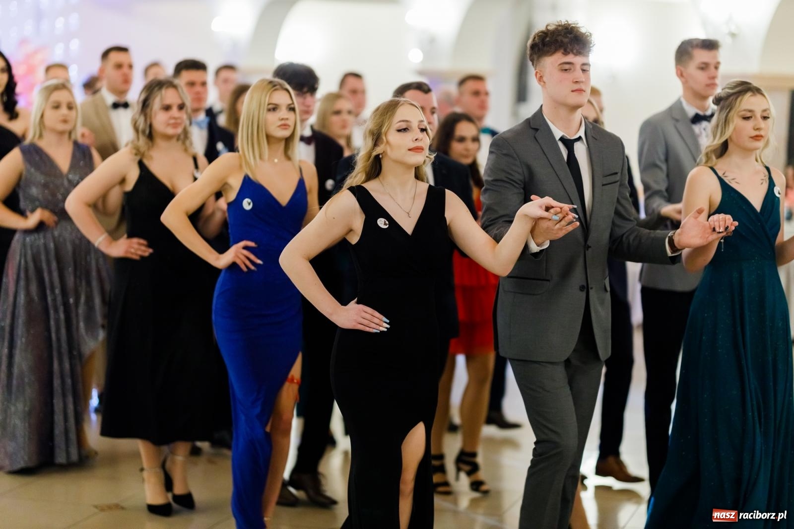 Zdjęcie w galerii na portalu naszraciborz.pl: Raciborski EKONOMIK bawi się na studniówce w Rogowie [FOTO i WIDEO] wiadomości z regionu