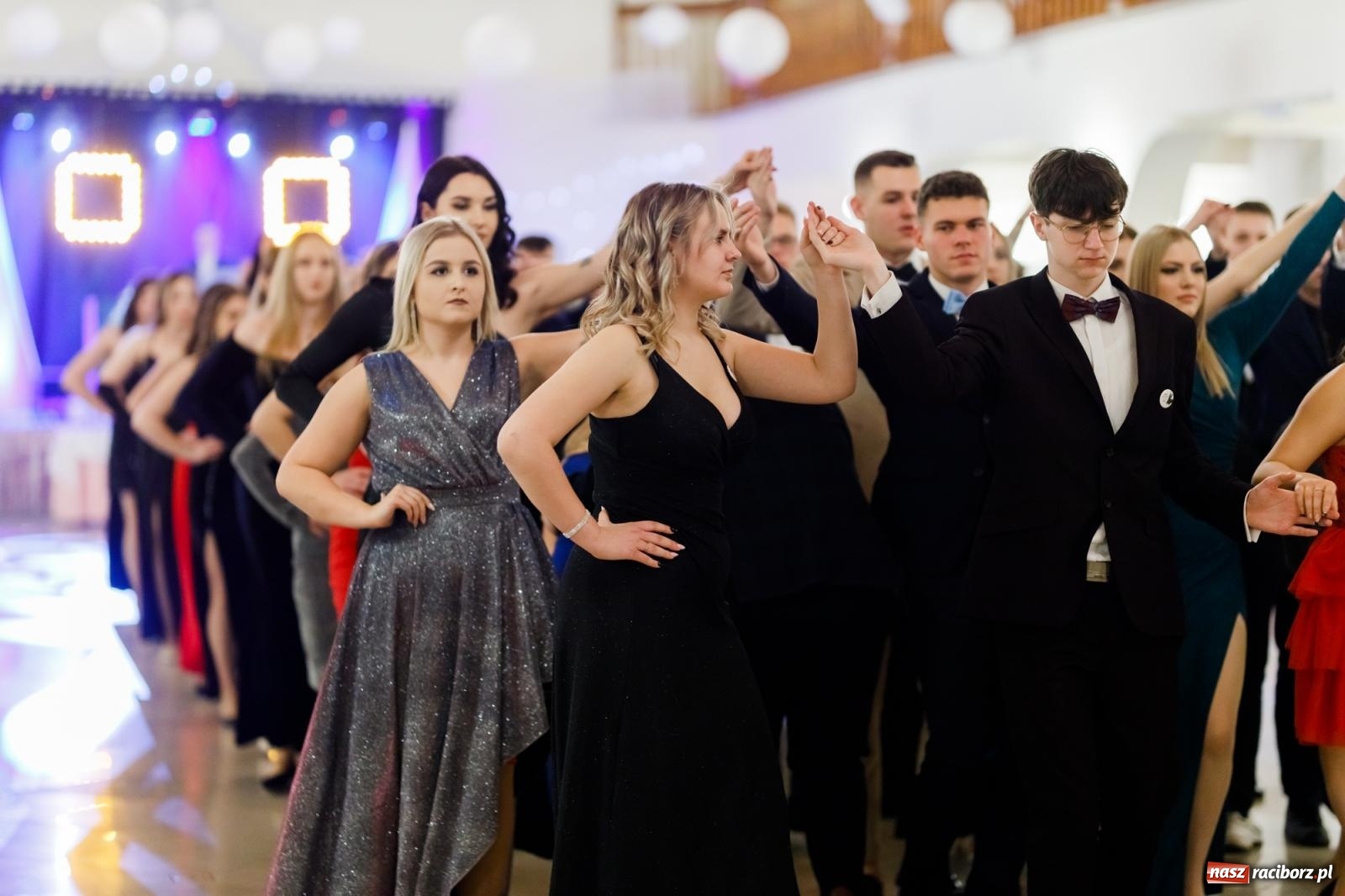 Zdjęcie w galerii na portalu naszraciborz.pl: Raciborski EKONOMIK bawi się na studniówce w Rogowie [FOTO i WIDEO] wiadomości z regionu