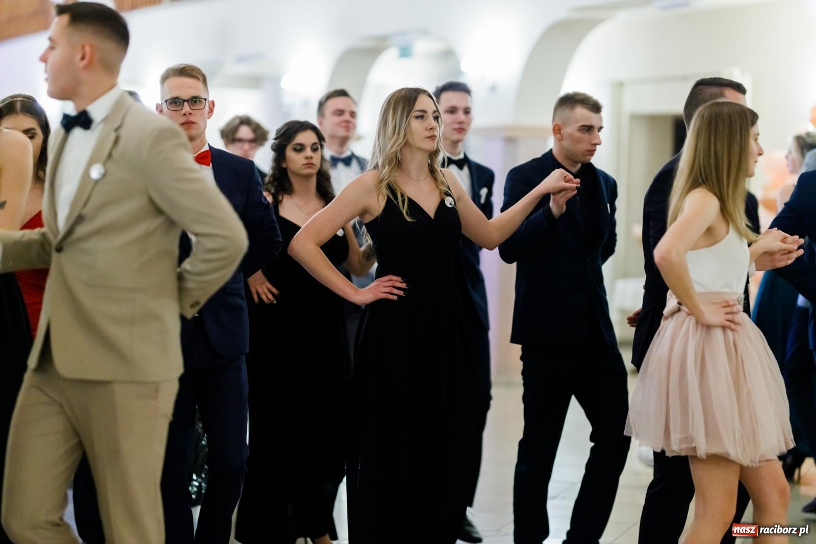 Zdjęcie w galerii na portalu naszraciborz.pl: Raciborski EKONOMIK bawi się na studniówce w Rogowie [FOTO i WIDEO] wiadomości z regionu