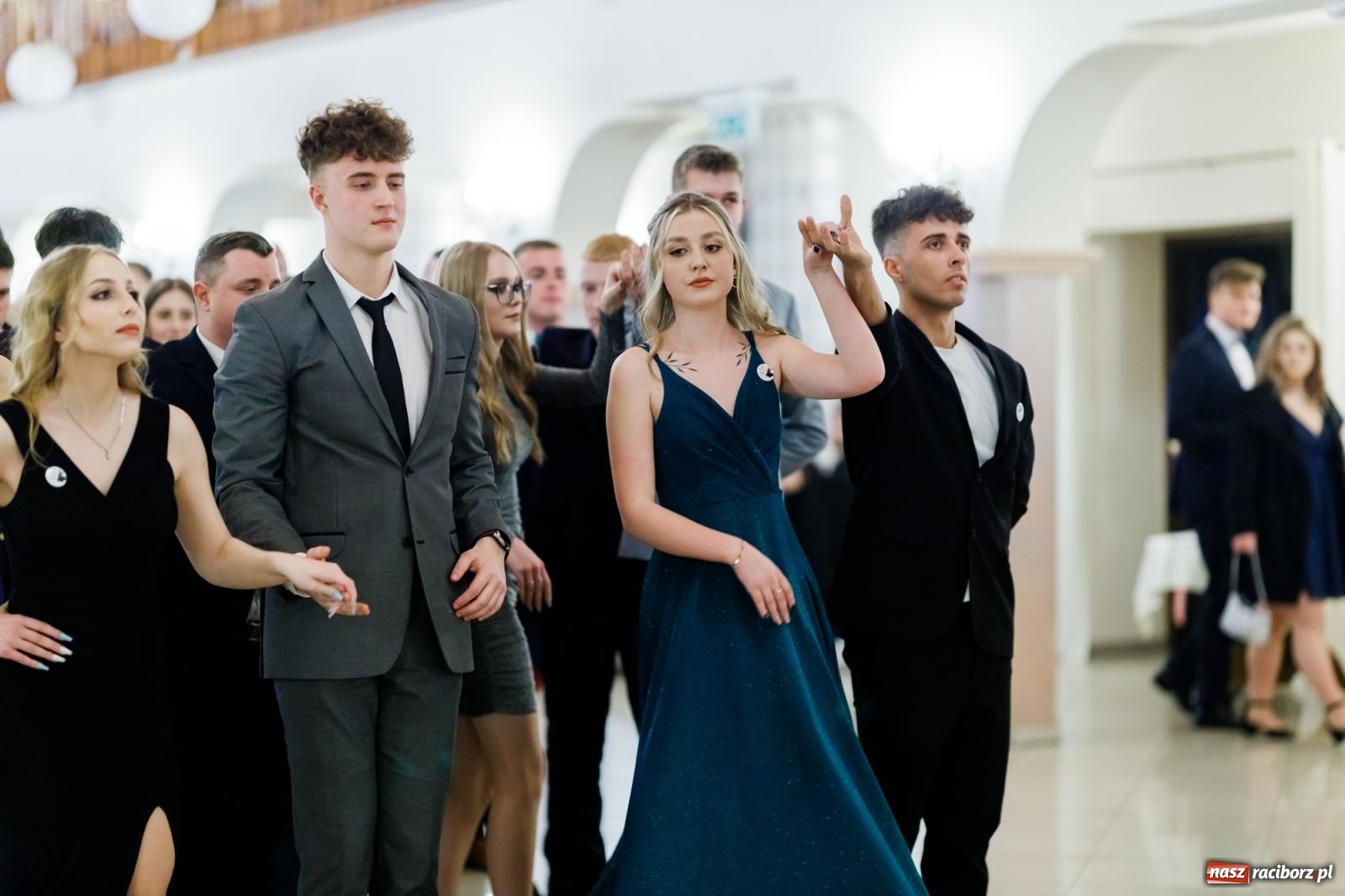 Zdjęcie w galerii na portalu naszraciborz.pl: Raciborski EKONOMIK bawi się na studniówce w Rogowie [FOTO i WIDEO] wiadomości z regionu